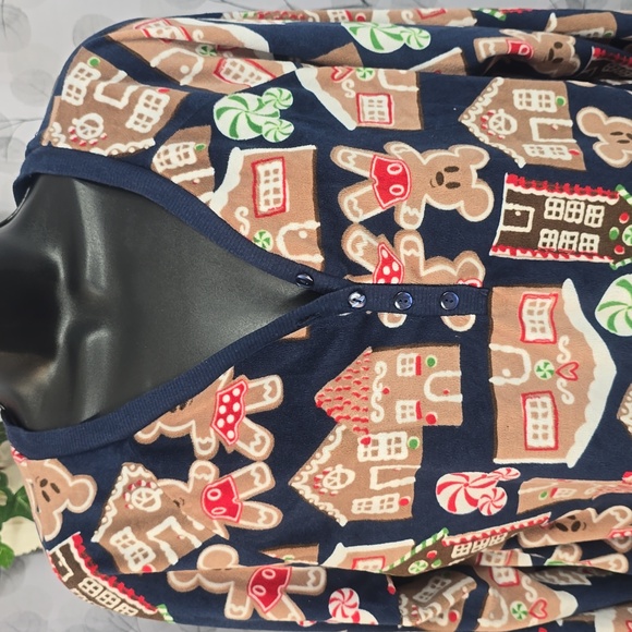 Disney Mickey & Minnie Christmas Pajamas - Picture 5 of 8